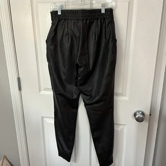 Spanx faux leather jogger sweat pants size large - Picture 3 of 10